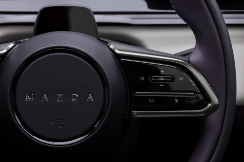 Mazda CX-6e – global EZ-60 is EV-only with 190 PS, 484 km WLTP range, 195 kW DC fast charging