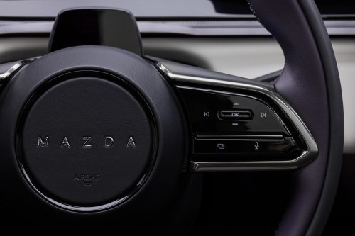 Mazda CX-6e – global EZ-60 is EV-only with 190 PS, 484 km WLTP range, 195 kW DC fast charging