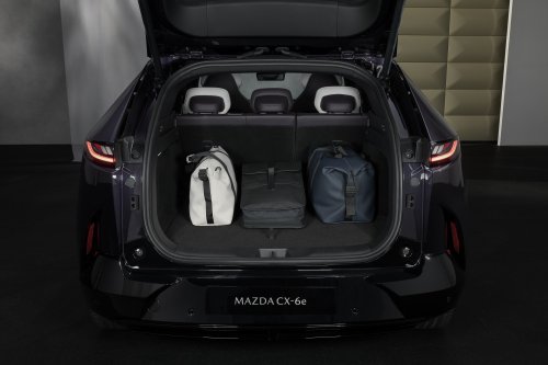 Mazda CX-6e – global EZ-60 is EV-only with 190 PS, 484 km WLTP range, 195 kW DC fast charging