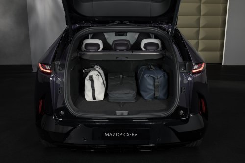Mazda CX-6e – global EZ-60 is EV-only with 190 PS, 484 km WLTP range, 195 kW DC fast charging