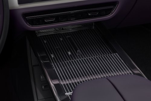 Mazda CX-6e – global EZ-60 is EV-only with 190 PS, 484 km WLTP range, 195 kW DC fast charging