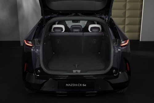 Mazda CX-6e – global EZ-60 is EV-only with 190 PS, 484 km WLTP range, 195 kW DC fast charging