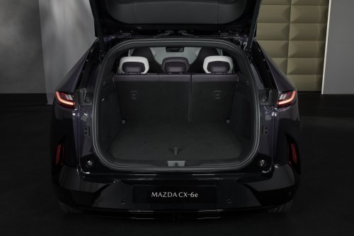 Mazda CX-6e – global EZ-60 is EV-only with 190 PS, 484 km WLTP range, 195 kW DC fast charging