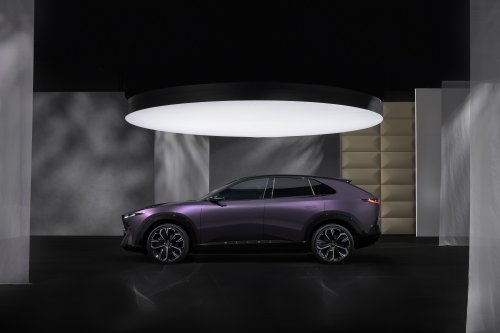 Mazda CX-6e – global EZ-60 is EV-only with 190 PS, 484 km WLTP range, 195 kW DC fast charging