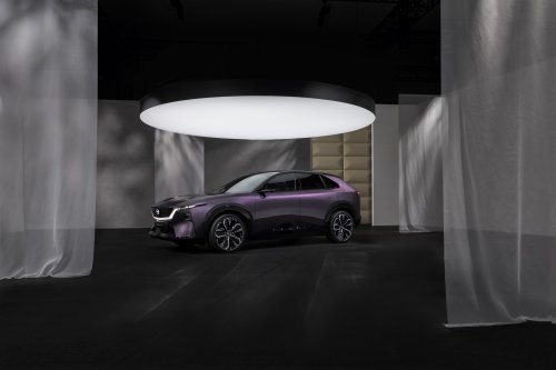 Mazda CX-6e – global EZ-60 is EV-only with 190 PS, 484 km WLTP range, 195 kW DC fast charging
