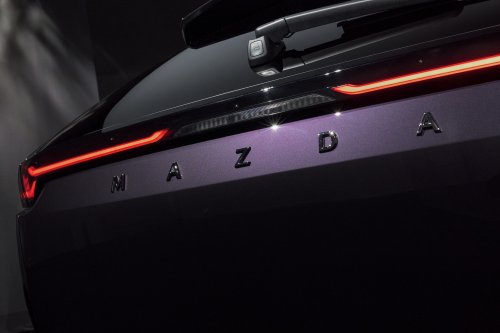 Mazda CX-6e – global EZ-60 is EV-only with 190 PS, 484 km WLTP range, 195 kW DC fast charging