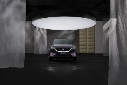 Mazda CX-6e – global EZ-60 is EV-only with 190 PS, 484 km WLTP range, 195 kW DC fast charging