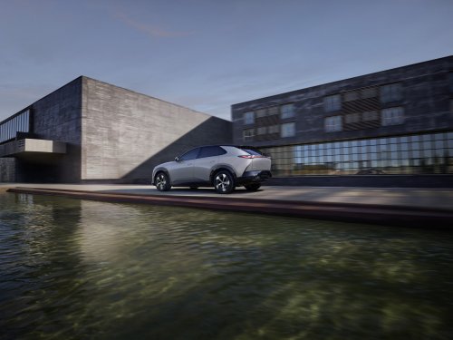 Mazda CX-6e – global EZ-60 is EV-only with 190 PS, 484 km WLTP range, 195 kW DC fast charging