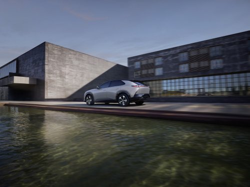 Mazda CX-6e – global EZ-60 is EV-only with 190 PS, 484 km WLTP range, 195 kW DC fast charging