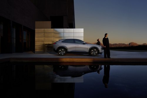 Mazda CX-6e – global EZ-60 is EV-only with 190 PS, 484 km WLTP range, 195 kW DC fast charging