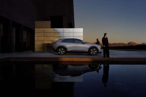 Mazda CX-6e – global EZ-60 is EV-only with 190 PS, 484 km WLTP range, 195 kW DC fast charging