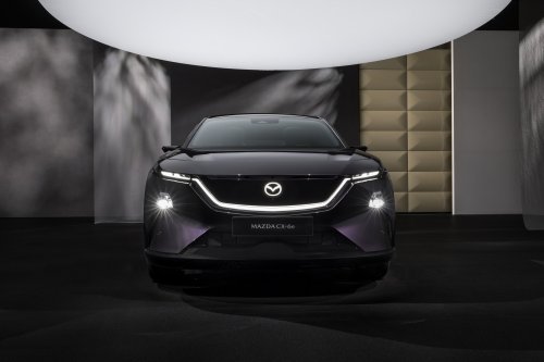 Mazda CX-6e – global EZ-60 is EV-only with 190 PS, 484 km WLTP range, 195 kW DC fast charging