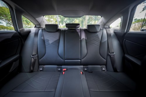 BMW 218 Gran Coupe with Iconic Glow, 150 units only