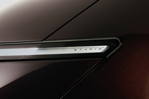 2026 Hyundai Staria Electric debuts – 84 kWh battery, 400 km WLTP estimated; seven- and 9-seater versions