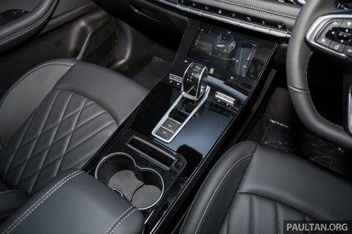 Chery Tiggo 8 1.6T full showroom gallery in Malaysia – non-Pro model is cheapest 7-seat Chery at RM129,800