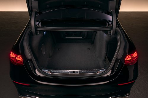 2026 Mercedes-Benz S-Class facelift – W223 gains MBUX Superscreen, flat-plane V8, trick suspension