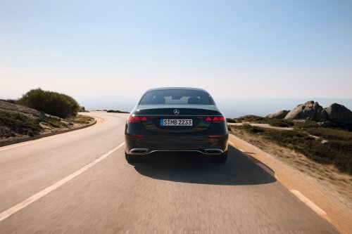 2026 Mercedes-Benz S-Class facelift – W223 gains MBUX Superscreen, flat-plane V8, trick suspension