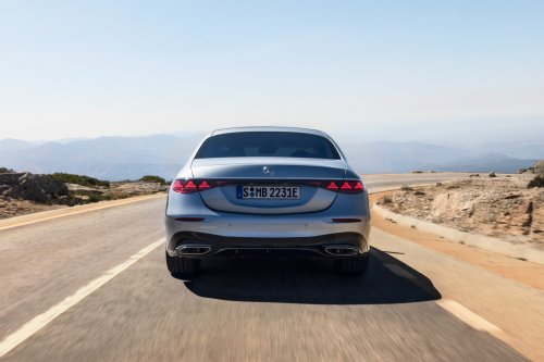 2026 Mercedes-Benz S-Class facelift – W223 gains MBUX Superscreen, flat-plane V8, trick suspension