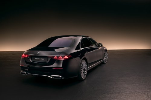 2026 Mercedes-Benz S-Class facelift – W223 gains MBUX Superscreen, flat-plane V8, trick suspension