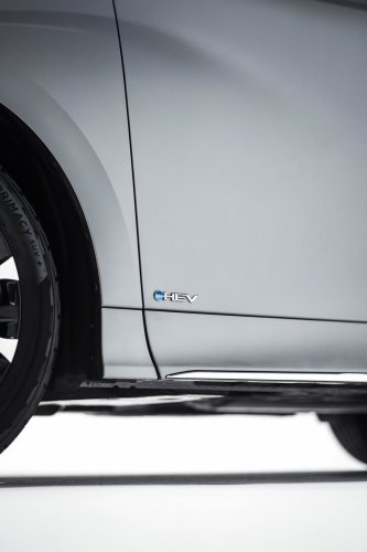 2026 Toyota Vellfire Hybrid launched in Malaysia – 250 PS, 5.7 l/100 km, Alphard-level kit, priced at RM550k