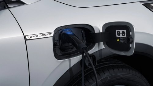 BYD Atto 3 facelift in HK – still FWD, 204 PS, 420 km WLTP range, but with faster 105 kW DC charging