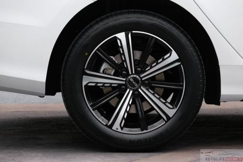 BYD Seal 5 DM-i line-up updated in Thailand – PHEV sedan with up to 120 km EV range; priced from RM75k