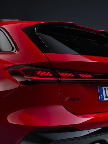 2026 Audi RS5 – 639 PS PHEV über sedan/wagon; 0-100 km/h 3.6 secs, 84 km EV range, up to 2,370 kg
