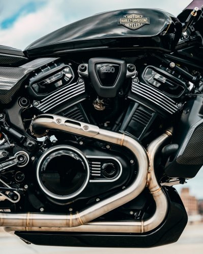 Harley-Davidson shows carbon-fibre RMCR Concept