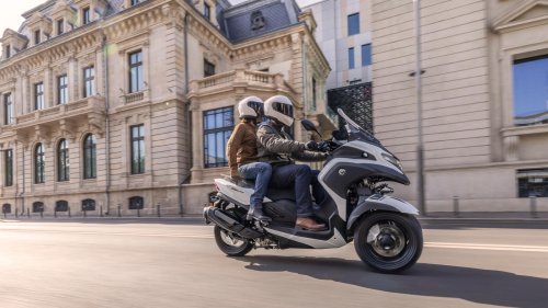 2026 Yamaha Tricity 300 scooter for Europe – three wheels, standing assist, foot brake and airbag