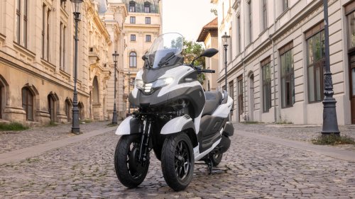 2026 Yamaha Tricity 300 scooter for Europe – three wheels, standing assist, foot brake and airbag