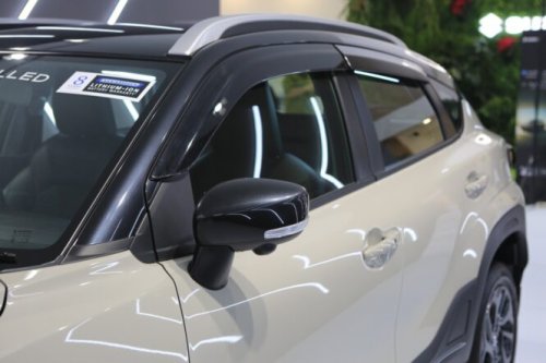 Aksesoris Resmi Suzuki Fronx Bisa Dibeli di GIIAS 2025, Promonya Menarik 