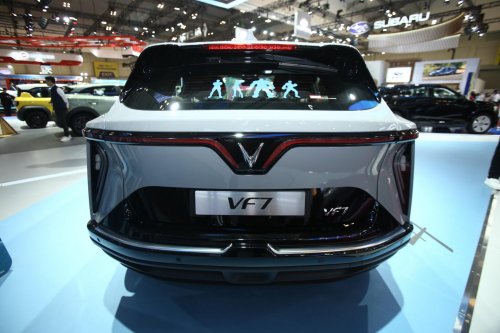 VinFast Pamerkan VF7 Disney Edition di GIIAS 2025, Hapus Image Taksi di Indonesia