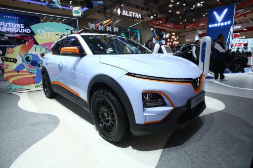 VinFast Pamerkan VF7 Disney Edition di GIIAS 2025, Hapus Image Taksi di Indonesia