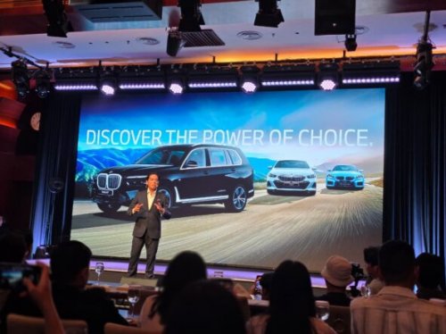 BMW Gelar Pameran di Plaza Senayan Guna Pertahankan Pasar Premium