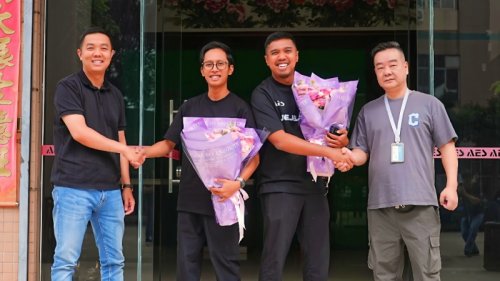 BullAES Mengajak 2 Influencer Uji Kualitas Produk di Tiongkok