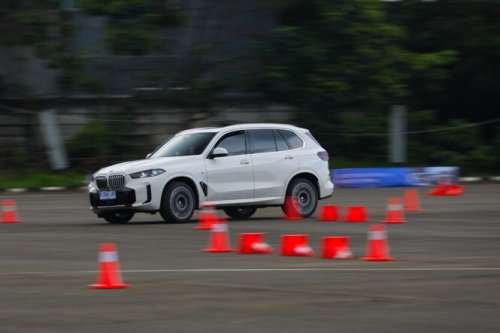 Ngabuburit Bareng BMW, Belajar Teknik Mengemudi yang Benar